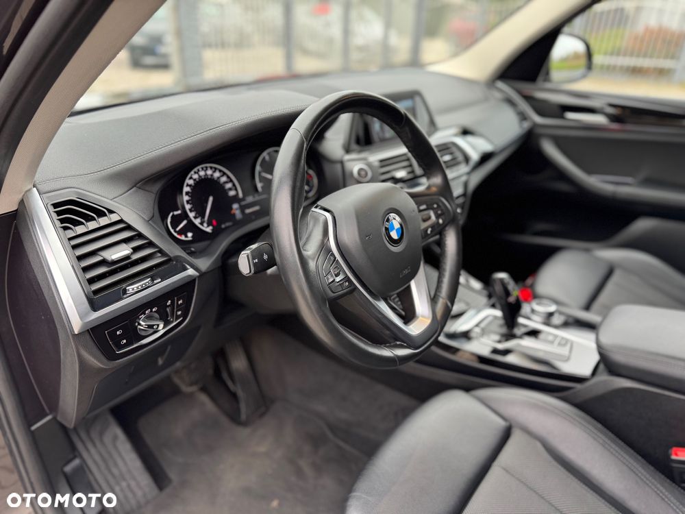 BMW X3 sDrive18d xLine - 11