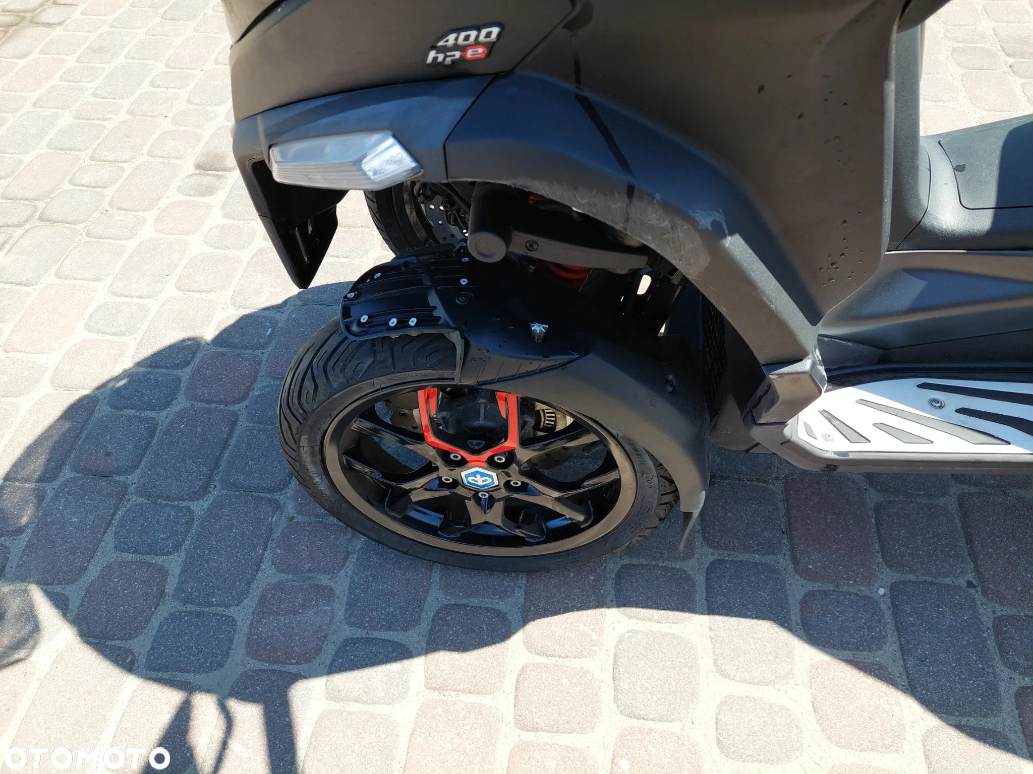 Piaggio MP-3 - 11