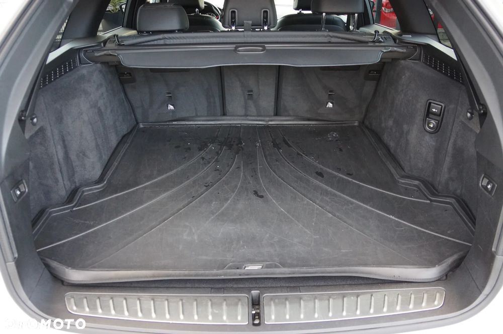 BMW Seria 5 520d xDrive Sport Line - 36