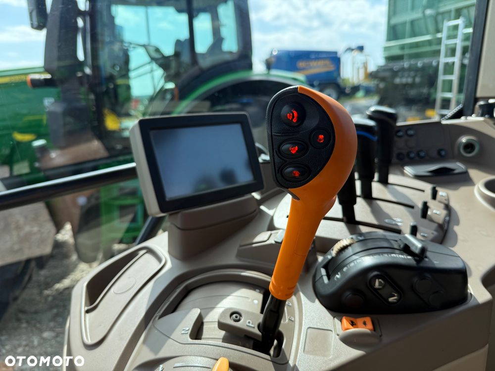 John Deere 6125R - 11
