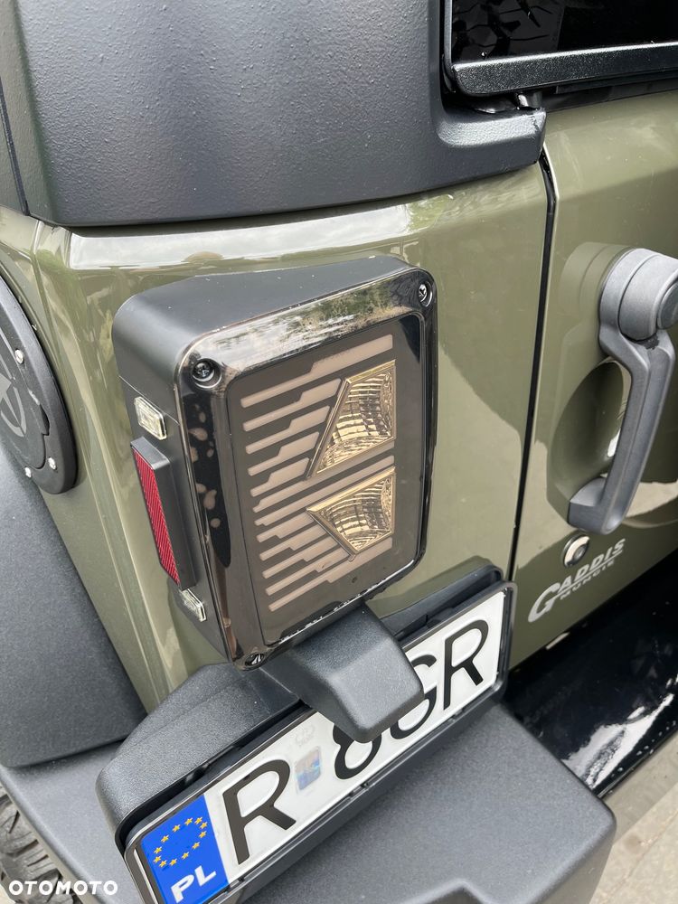 Jeep Wrangler - 12