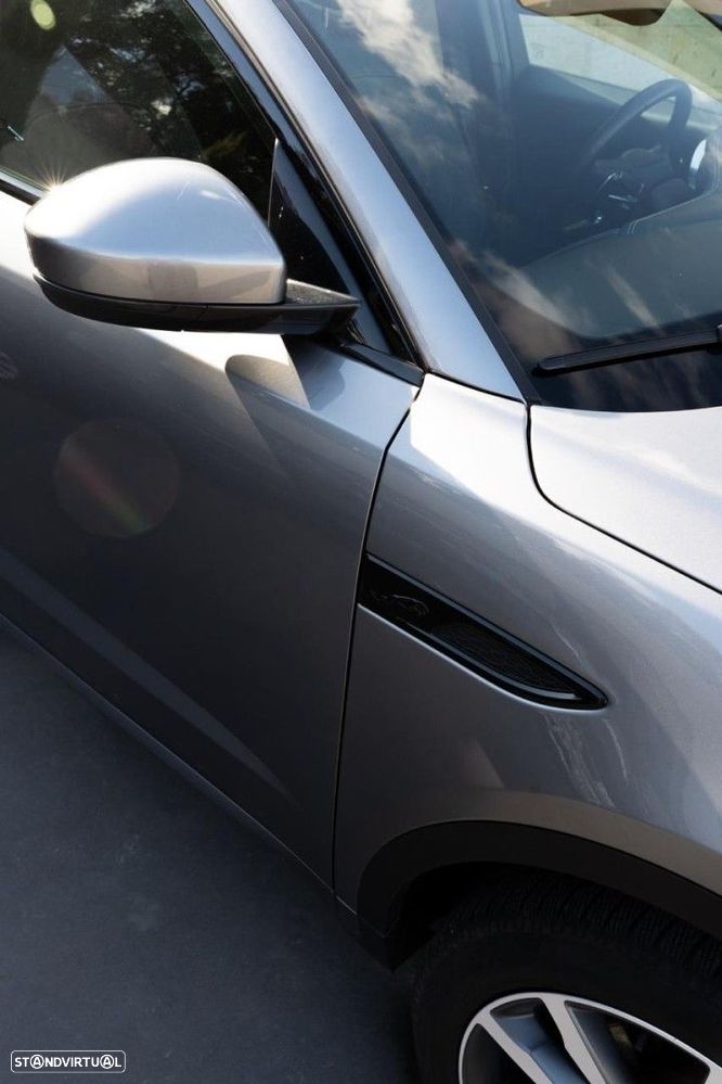 Jaguar E-Pace 1.5 P300e R-Dynamic SE AWD Aut. - 6