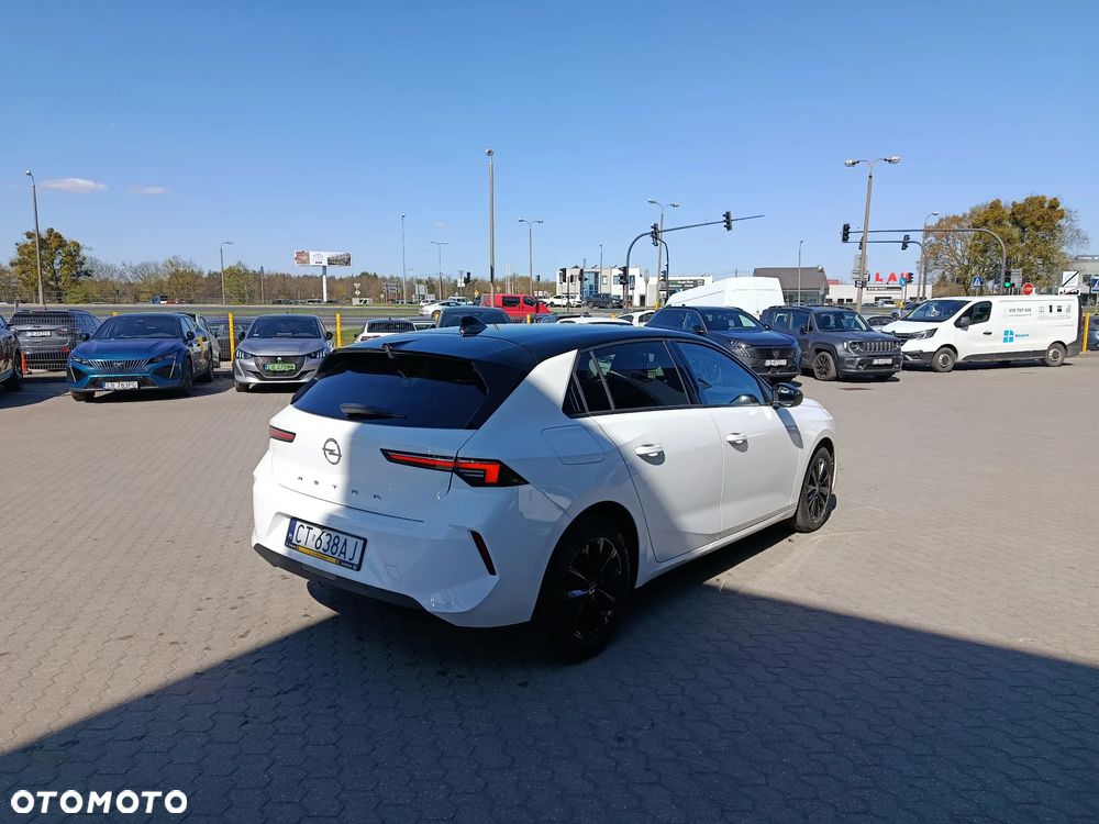 Opel Astra 1.2 T Business Edition S&S - 3