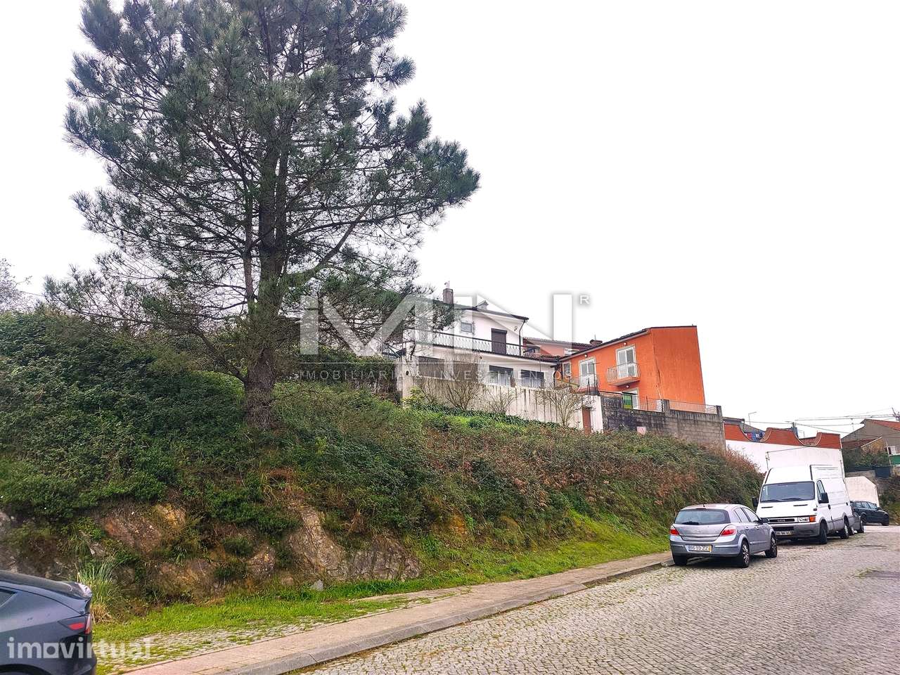 Lote de terreno para Moradia de 3 Frentes com Vistas de Serra - Grande imagem: 3/14