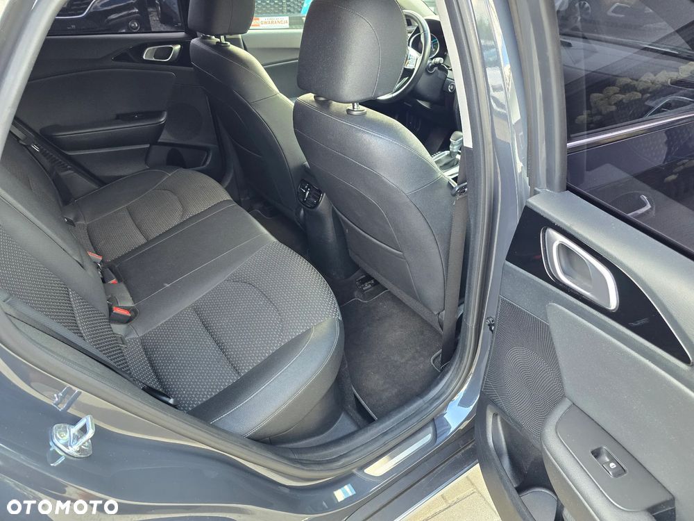 Kia XCeed - 10