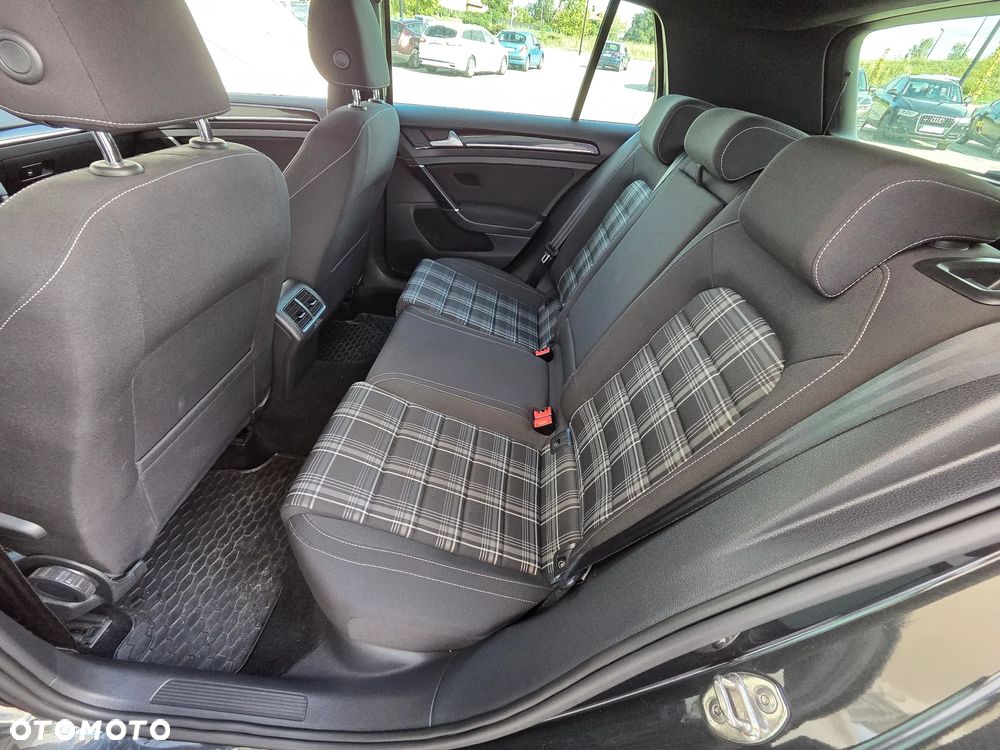 Volkswagen Golf 2.0 TDI BMT GTD - 26