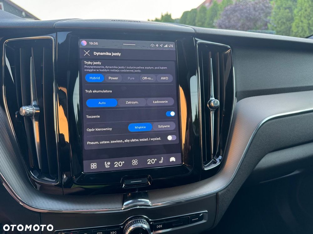 Volvo XC 60 T8 Plug-In Hybrid AWD R-Design - 25