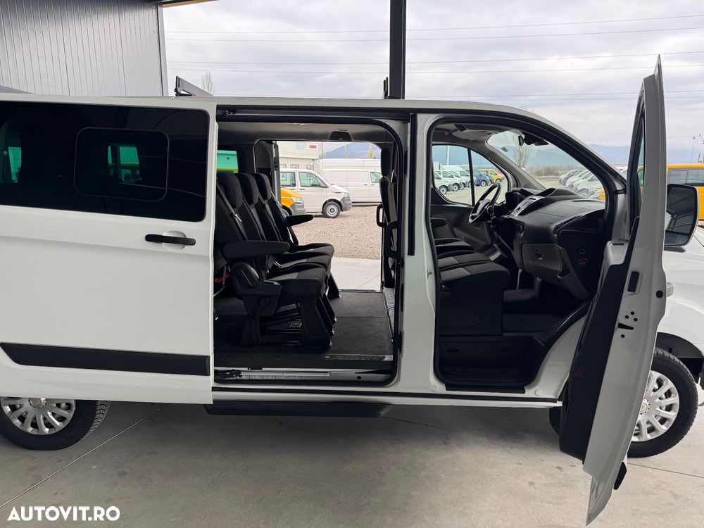 Ford Tourneo Custom - 19