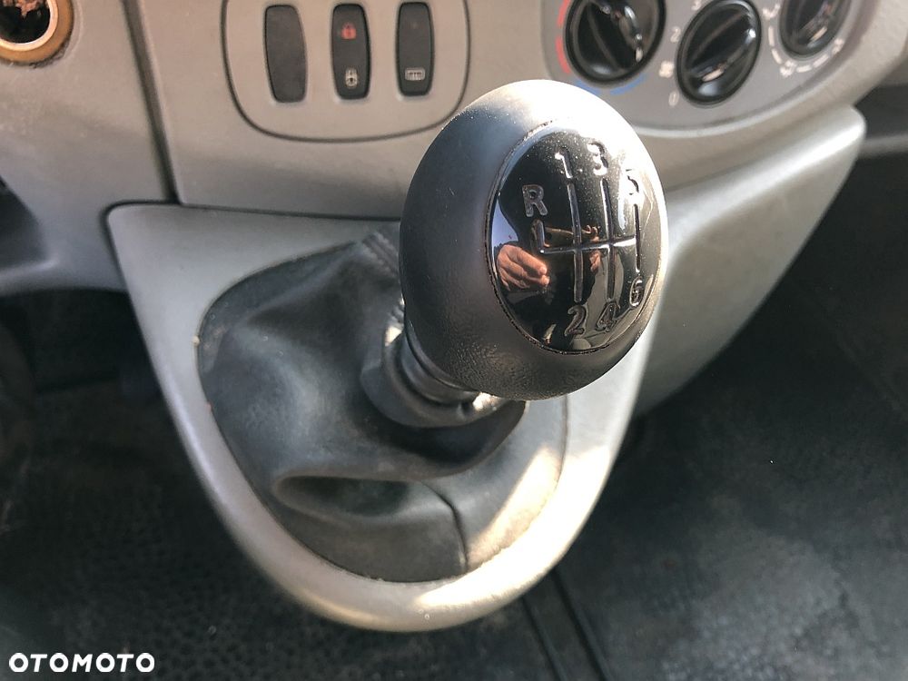 Renault Trafic Blaszak - 10