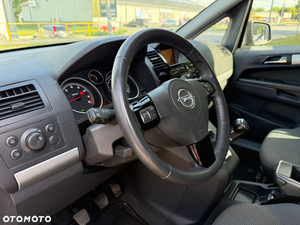Opel Zafira 1.8 Cosmo - 18