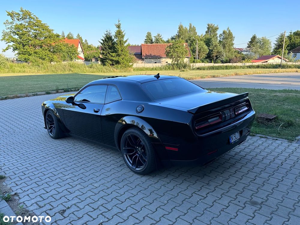 Dodge Challenger - 4