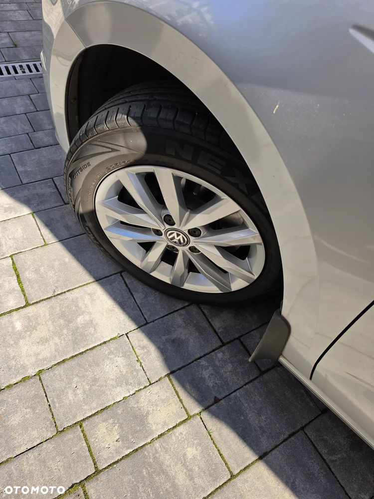 Volkswagen Touran 2.0 TDI BMT Comfortline DSG - 11