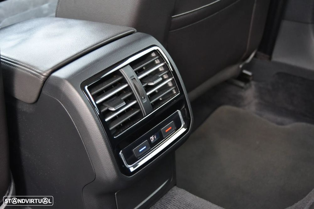 VW Passat Variant 2.0 TDI Highline - 20