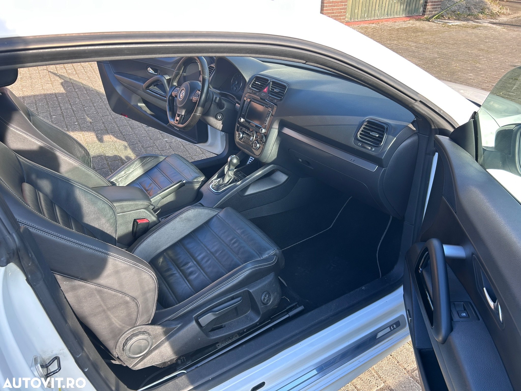 Volkswagen Scirocco R 2.0 TSI DSG - 12