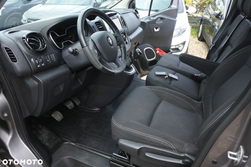 Renault Trafic Grand 2.0 dCi - 11