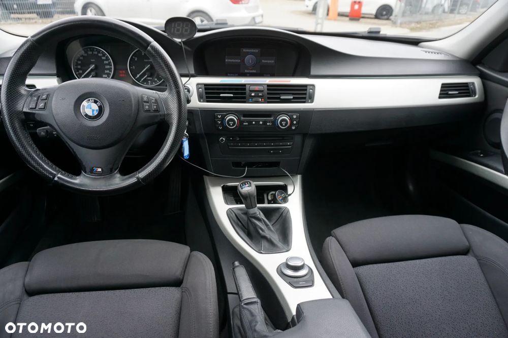 BMW Seria 3 318i Edition Sport - 12