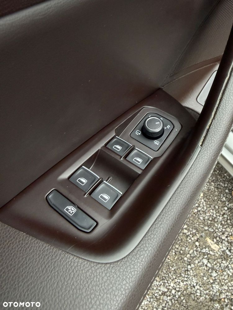 Volkswagen Passat 2.0 TDI SCR DSG Highline - 9