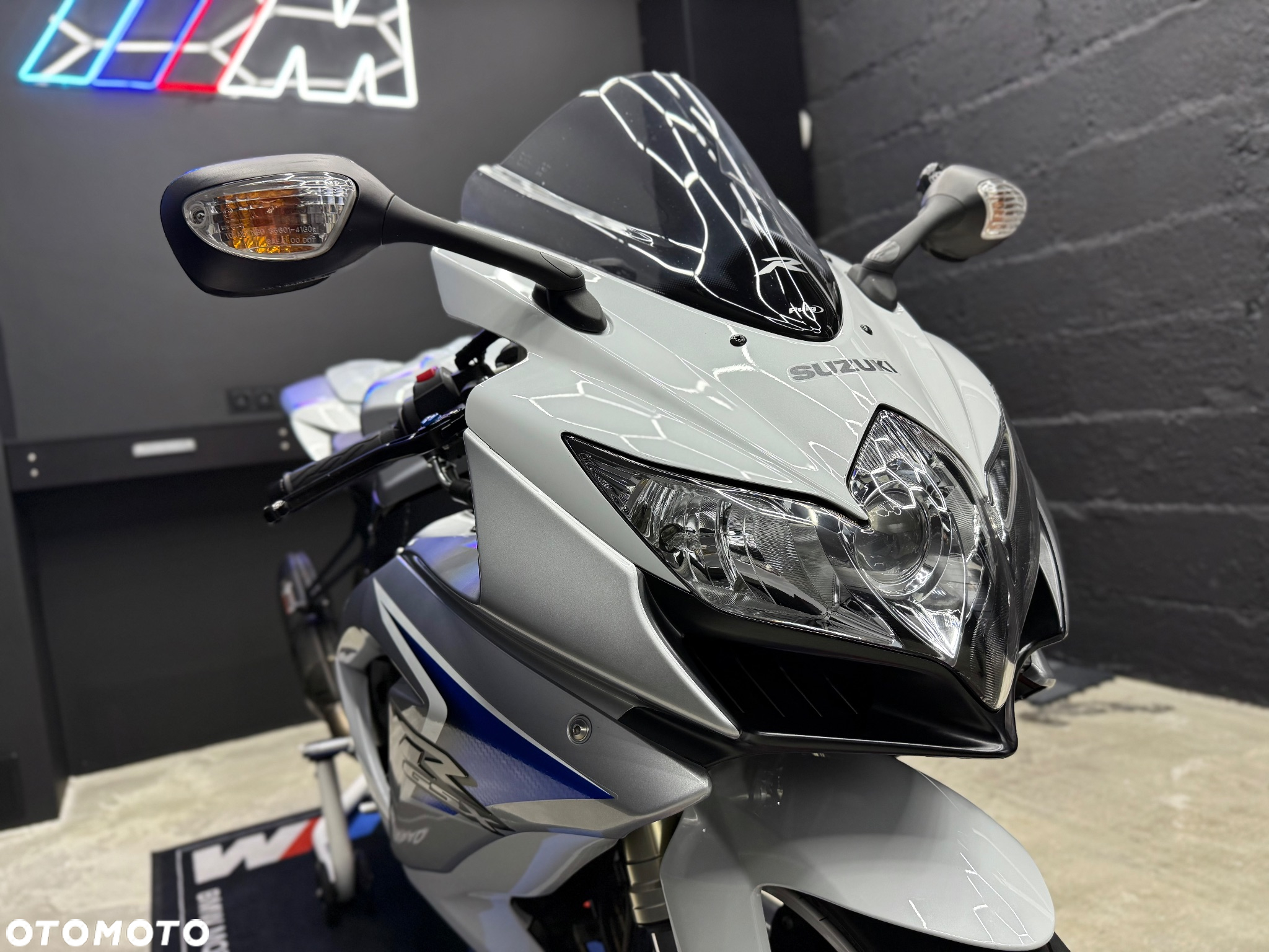 Suzuki GSX-R - 33