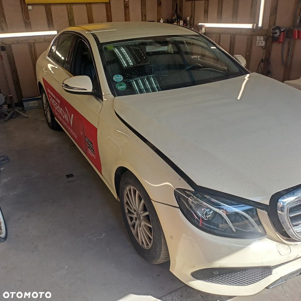 Mercedes-Benz Klasa E 200 d 9G-TRONIC - 4