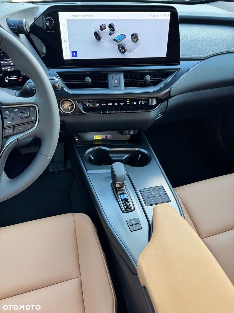 Lexus UX 300h F Sport Design - 14