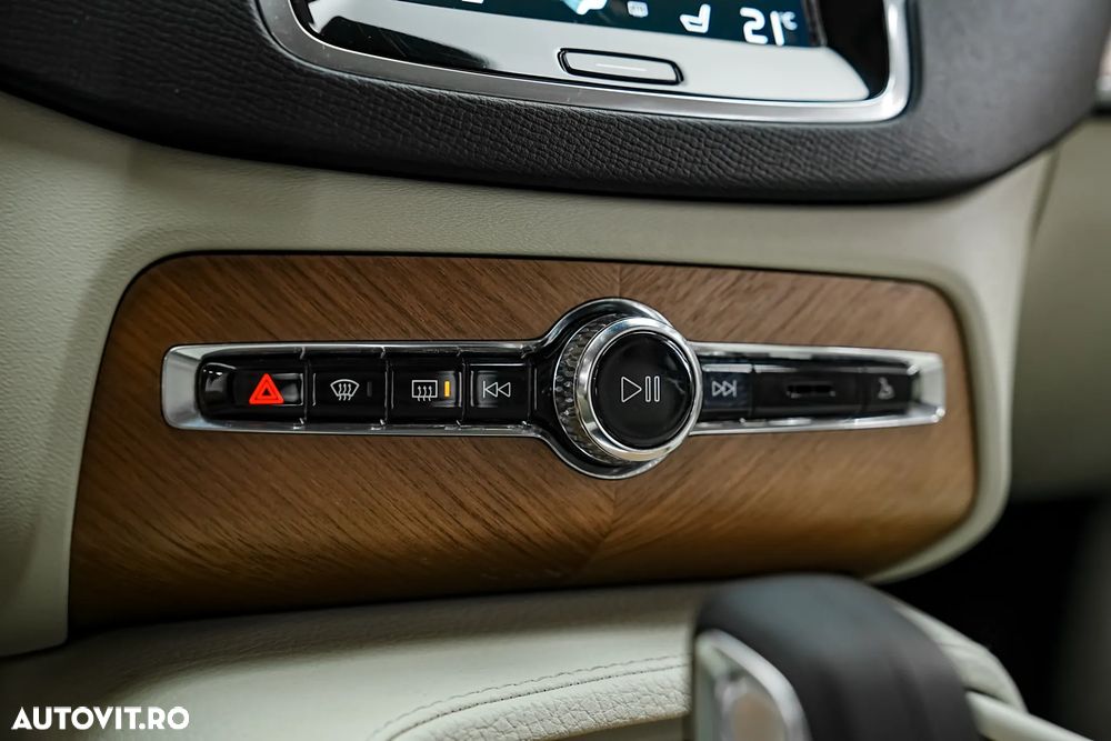 Volvo XC 90 B5 D AWD Geartronic Momentum Pro - 38