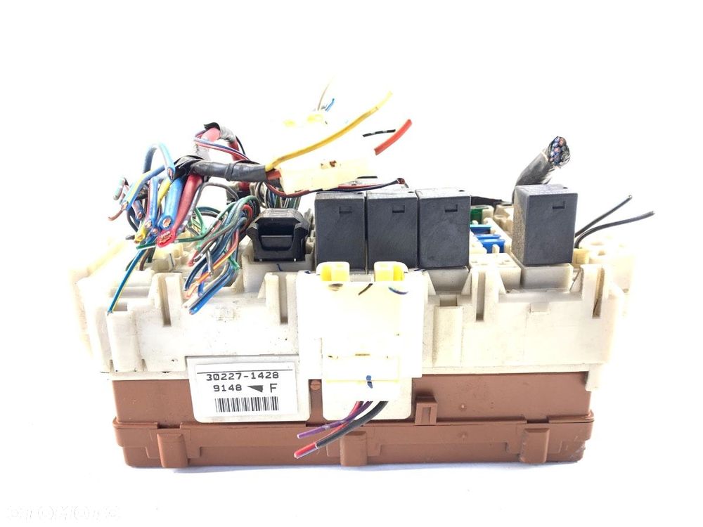 SKRZYNKA BEZPIECZNIKÓW  MITSUBISHI OUTLANDER I (CU_W) 2001 - 2008 2.0 (CU2W) 100 kW [136 KM] - 2