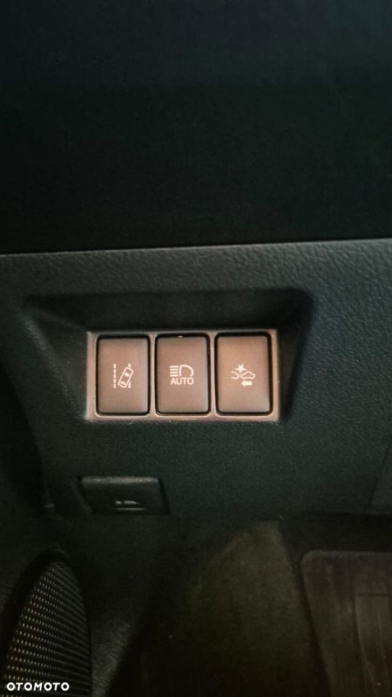 Toyota Yaris Hybrid 100 Premium - 26