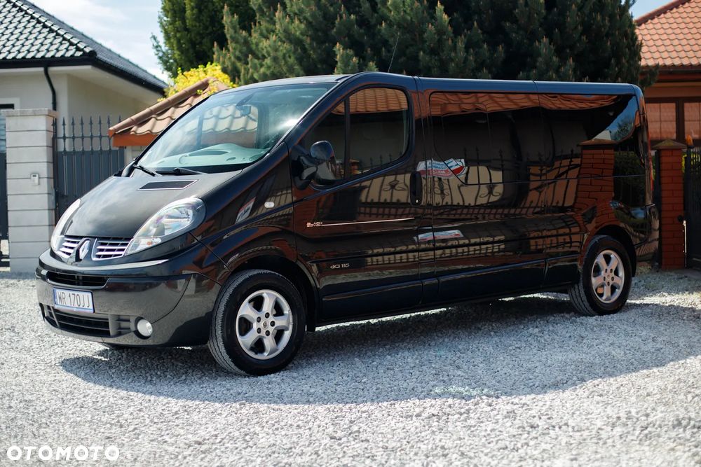 Renault Trafic Grand Passenger Black Edition - 19