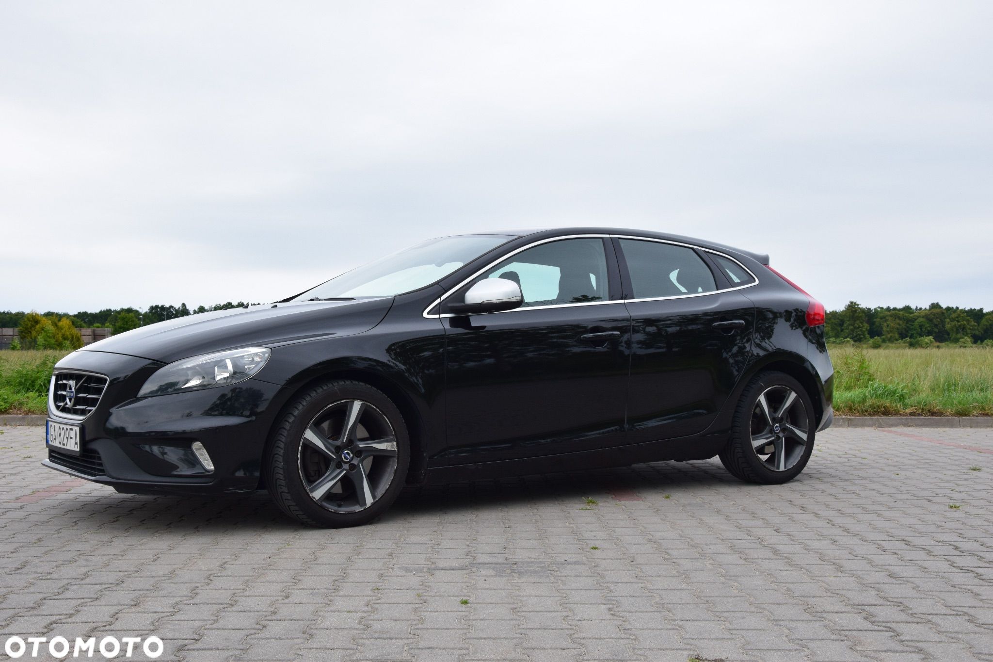 Volvo V40 D3 Drive-E R-Design Kinetic - 1