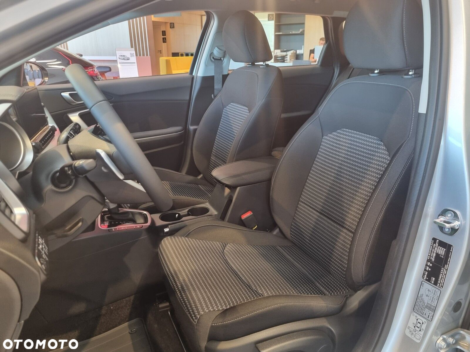 Kia Ceed - 12