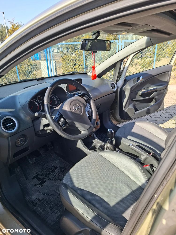 Opel Corsa 1.2 16V Cosmo - 13