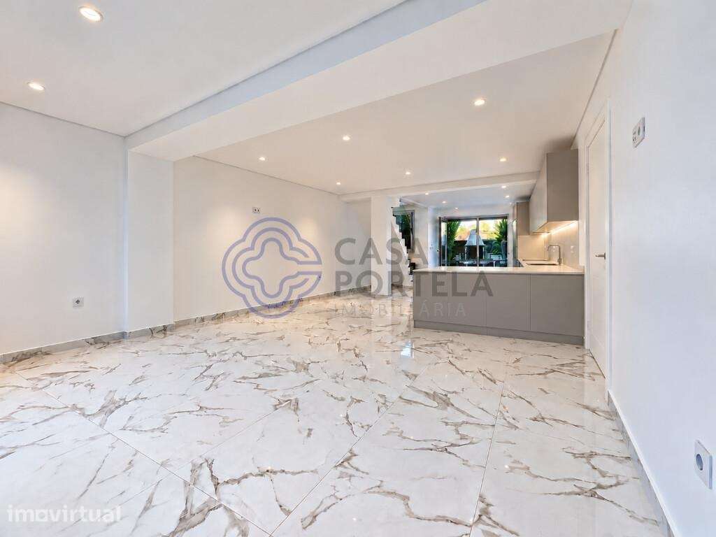 Moradia T3 completamente renovada, com terraço e jardim, a menos de 5 - Grande imagem: 2/26
