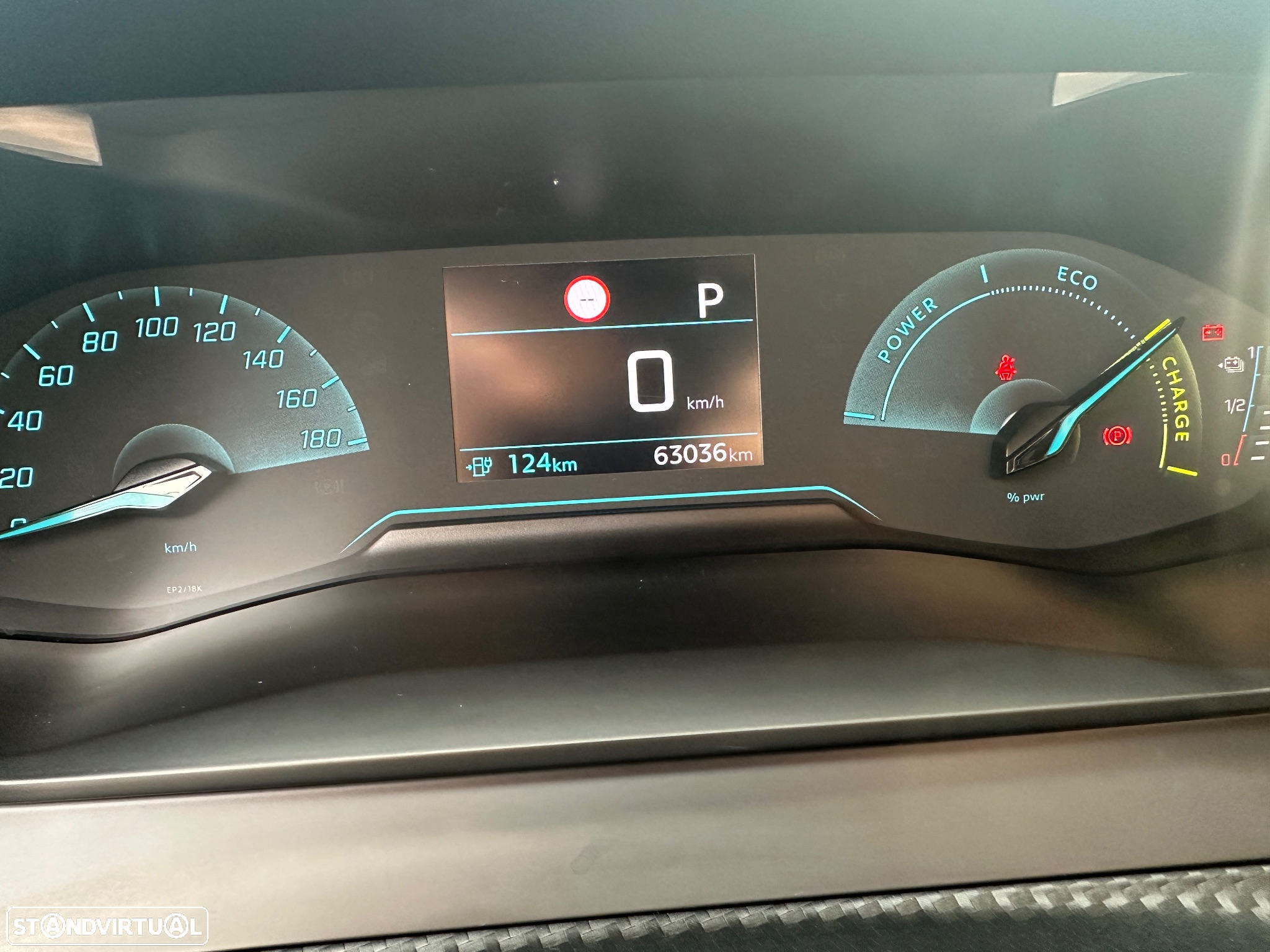 Peugeot e-2008 - 15