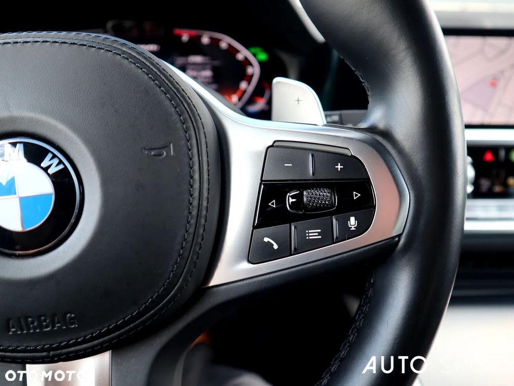 BMW Seria 3 M340i xDrive sport - 23