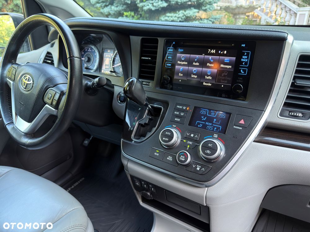 Toyota Sienna 3.5 V6 XLE AWD - 28