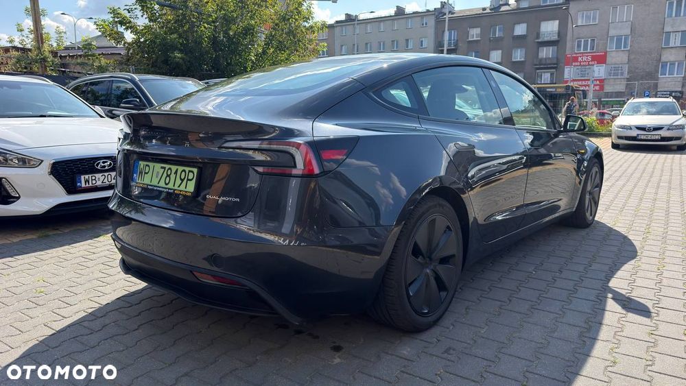 Tesla Model 3 - 4
