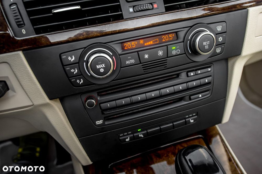 BMW Seria 3 325i - 16