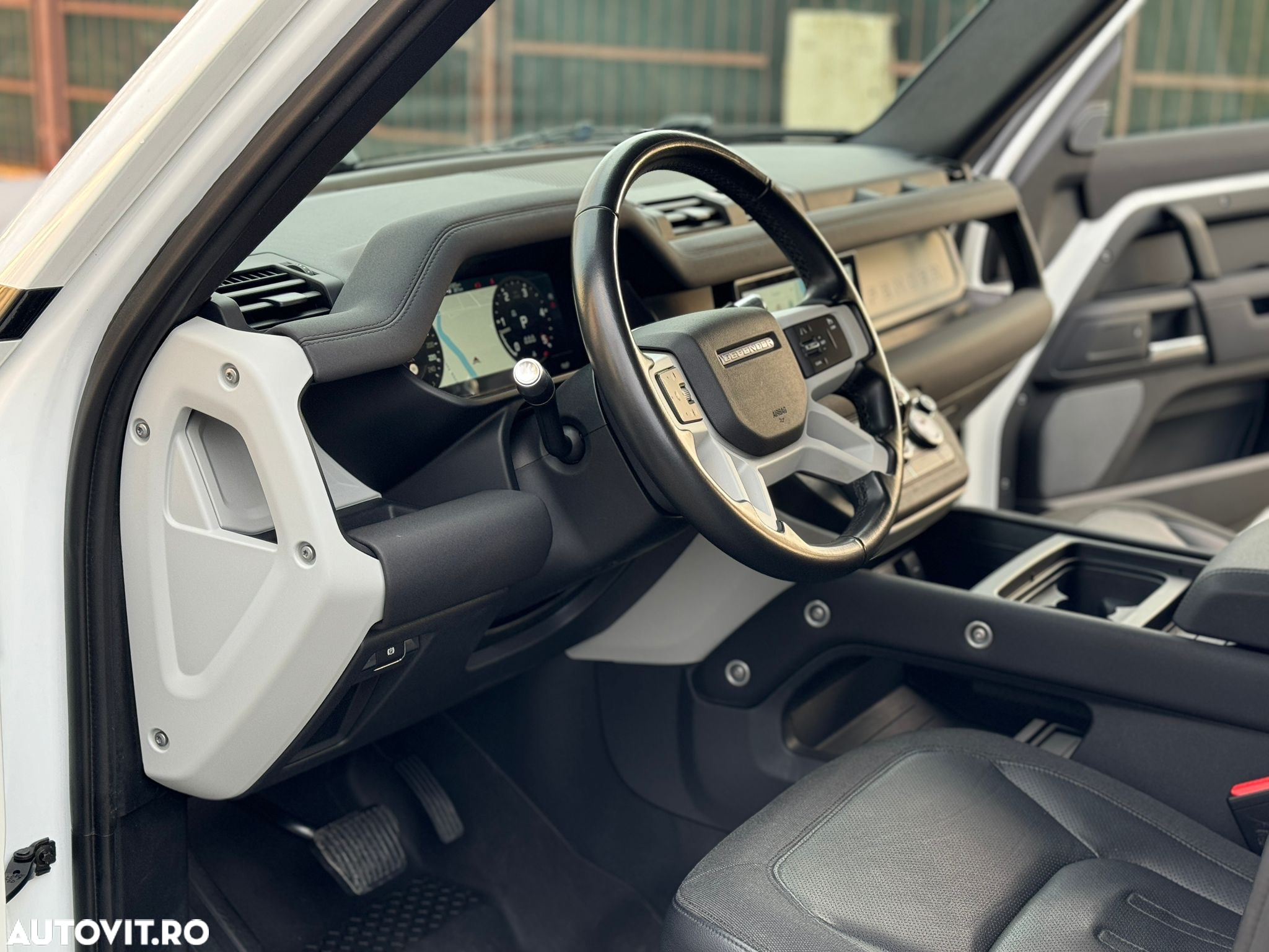 Land Rover Defender 110 2.0L D240 - 15
