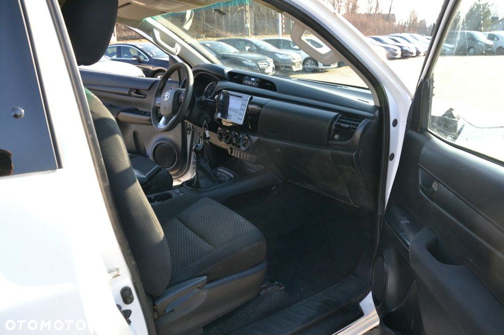 Toyota Hilux - 26