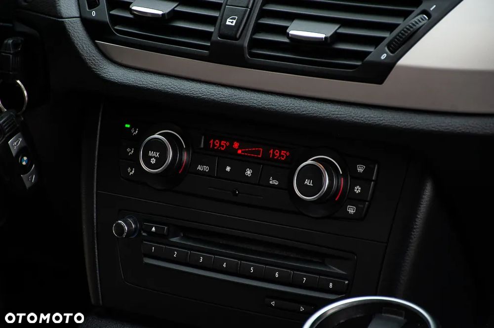 BMW X1 sDrive18i - 13