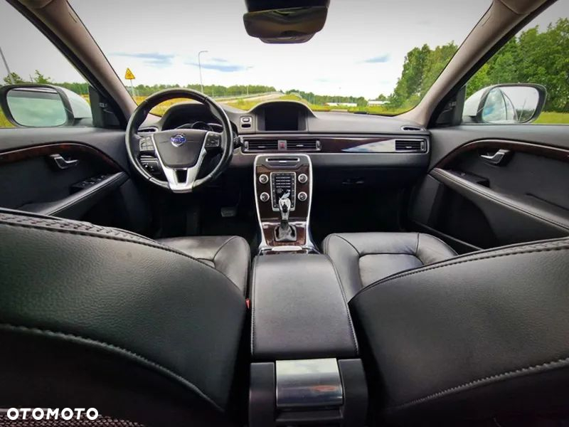 Volvo XC 70 - 23