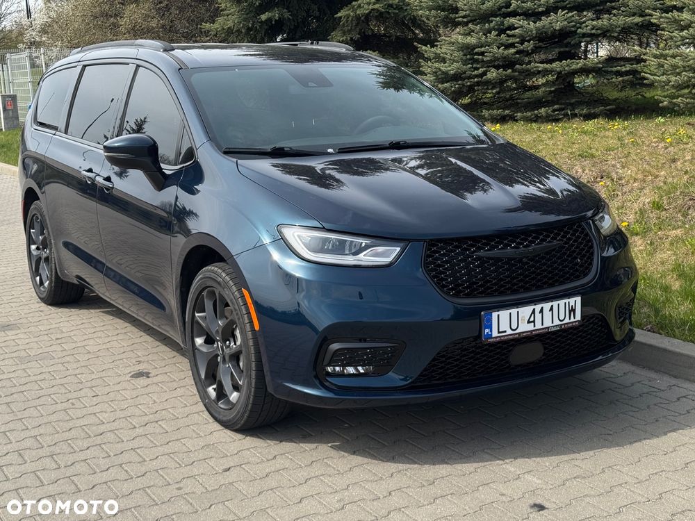 Chrysler Pacifica - 1