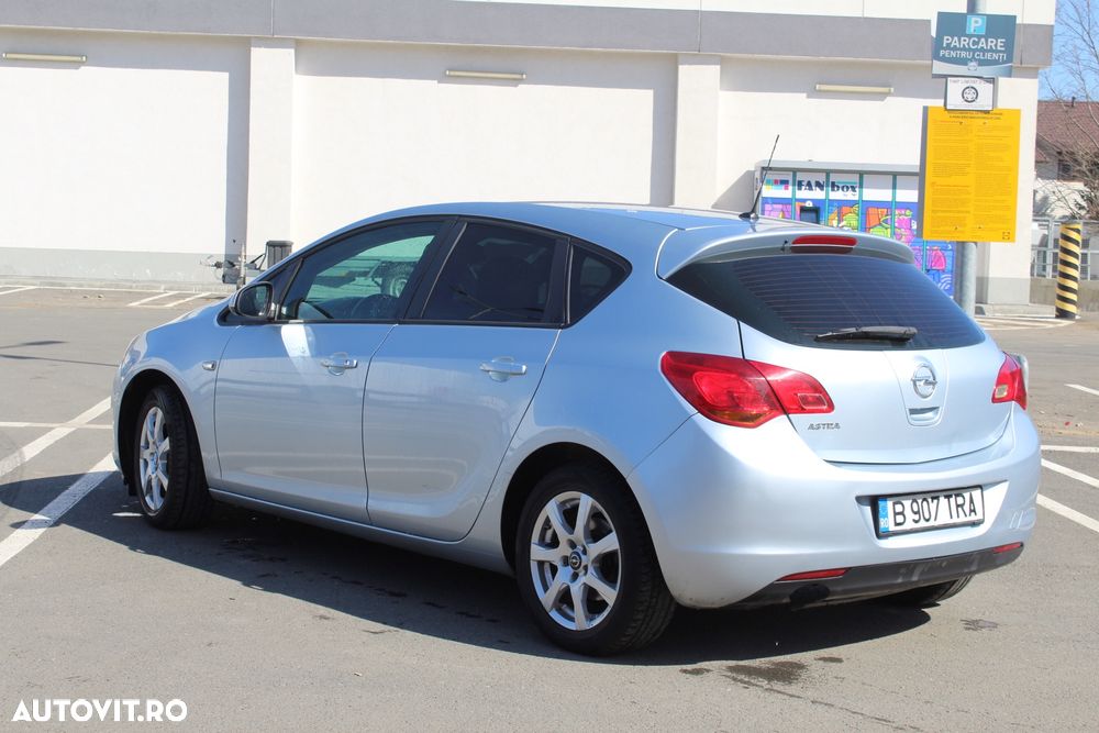 Opel Astra 1.6 TWINPORT ECOTEC Drive - 2