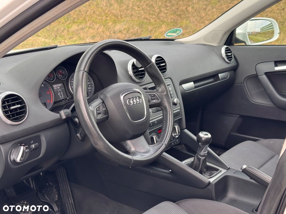 Audi A3 Sportback 2.0 TDI DPF S line Sportpaket - 31