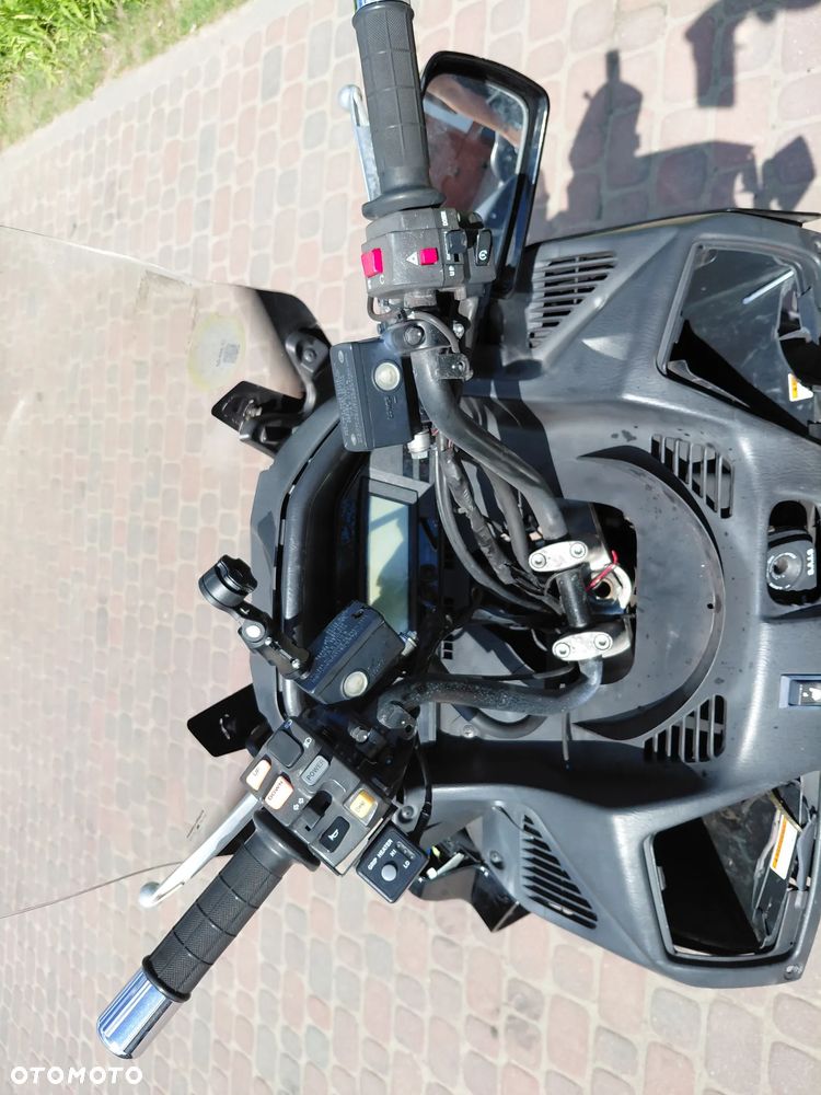 Suzuki Burgman - 13