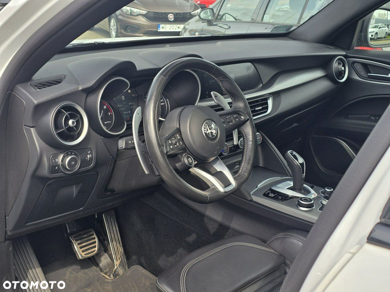 Alfa Romeo Stelvio - 16