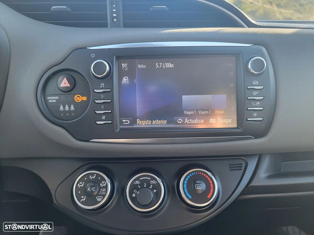 Toyota Yaris 1.0 VVT-i Comfort+P.Style - 24