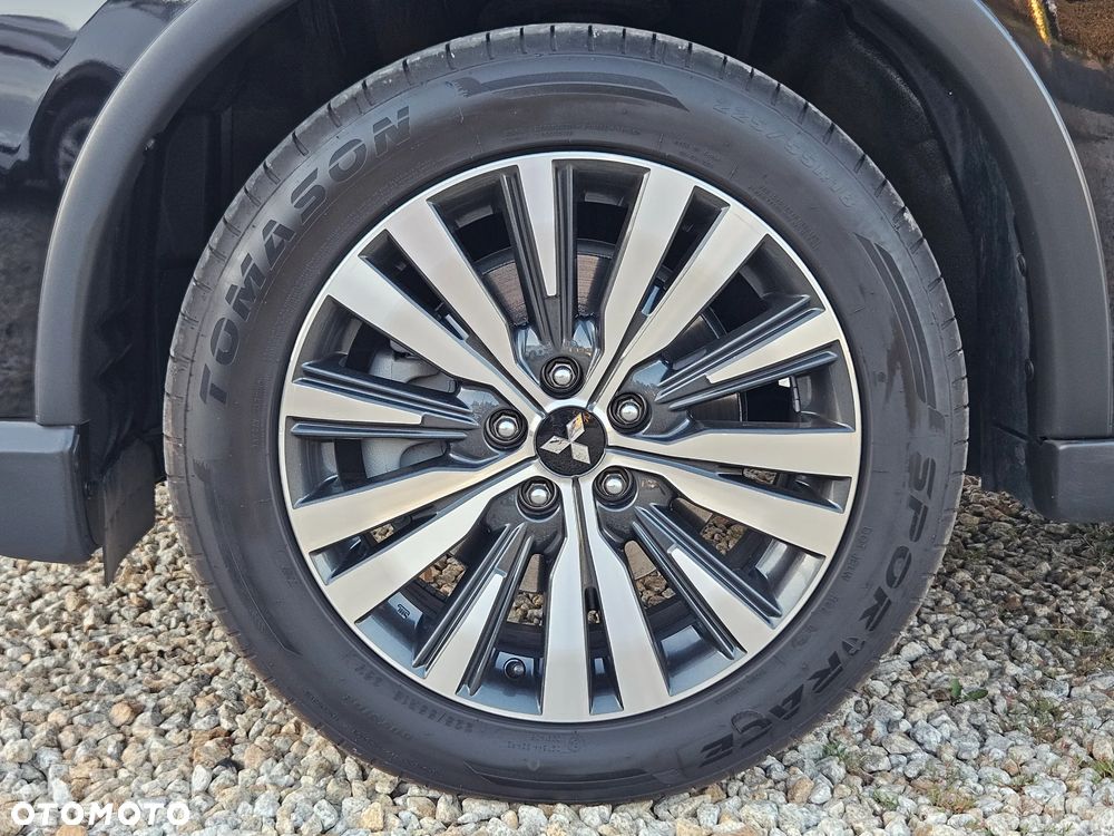Mitsubishi Outlander 2.0 Instyle Navi CVT - 40