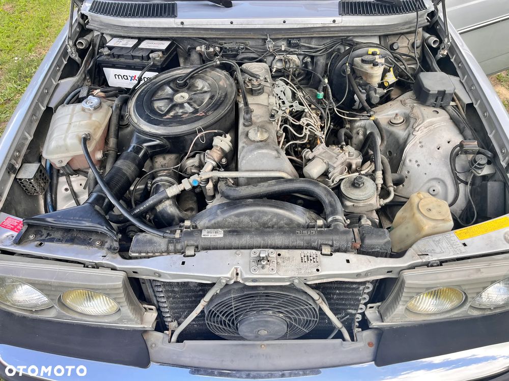 Mercedes-Benz W123 - 16