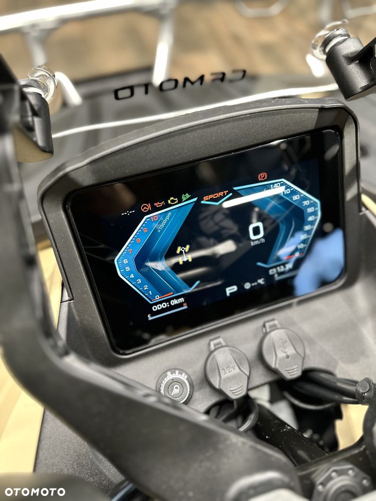 CFMoto CForce - 9